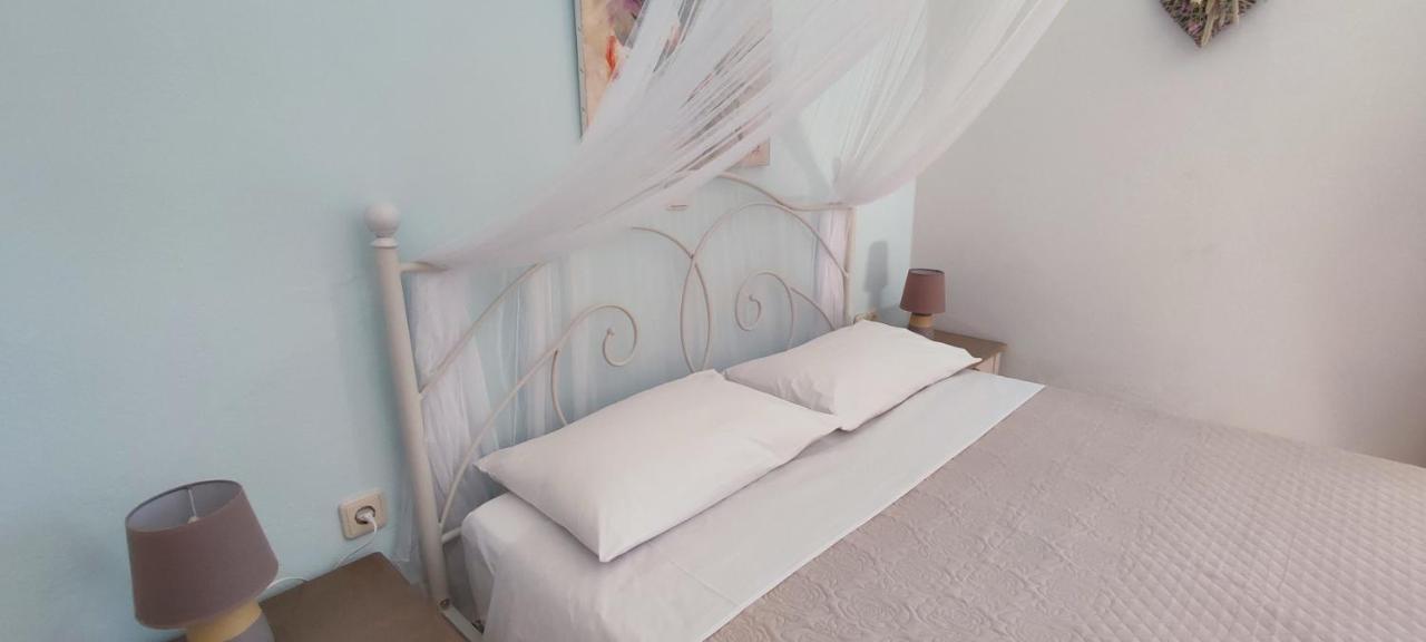 Niki Apartments Makrýgialos Buitenkant foto